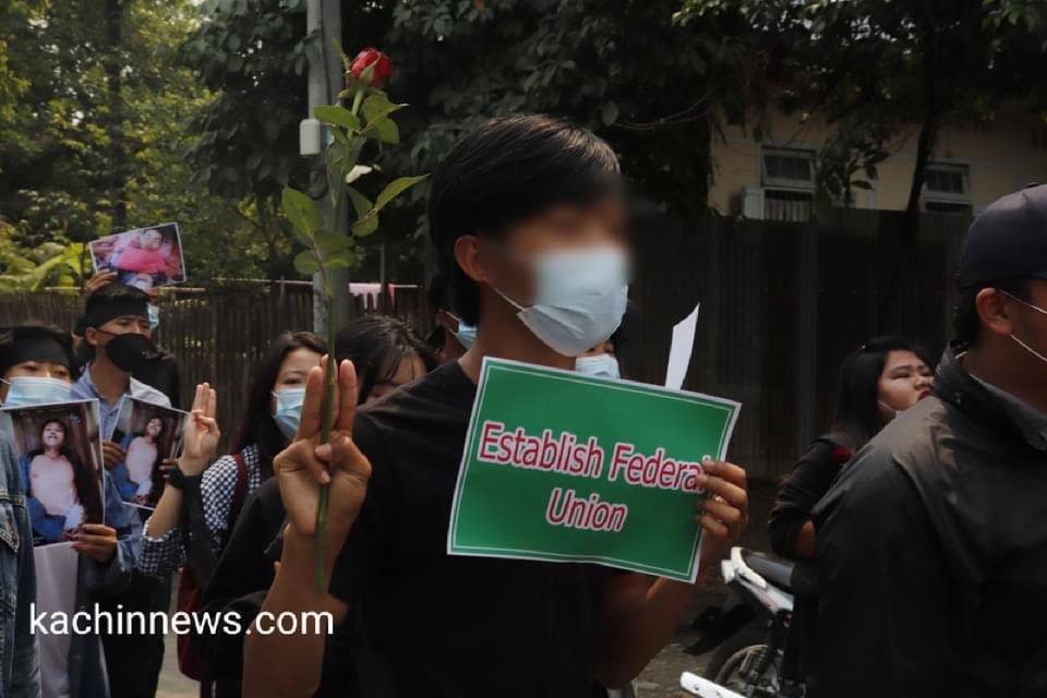 nslwin's tweet photo. Peaceful Protest in Myitkyina, Kachin State.

#WhatsHappeninglnMyanmar #Apr8Coup #MilkTeaAlliance https://t.co/JFFxBH8rRU