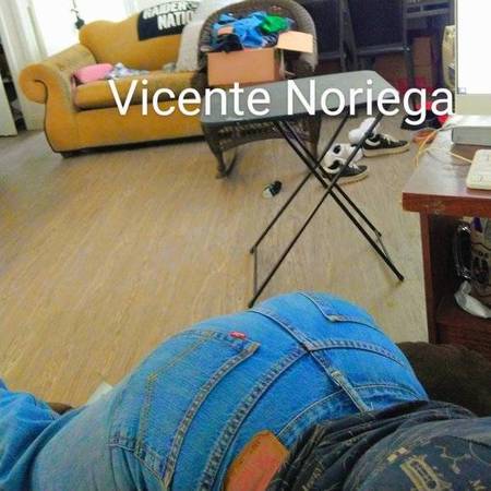 aarondelani's tweet photo. I wish I had #levis 550 jeans to give to this guy: https://t.co/fLbcomM4HO