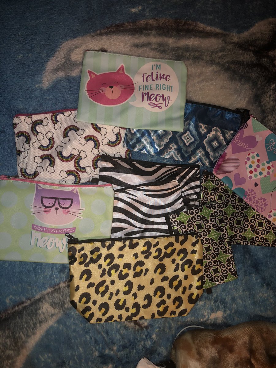 Sunshines_Gifts's tweet image. RT for RT? I have a small business for spend the night bags mostly hygiene based but if you would like PJ’s I could definitely work something out for you until I get my own line. Check out my page for more info. and pictures #smallbusiness #BlackOwnedBusiness #businessthread #ad