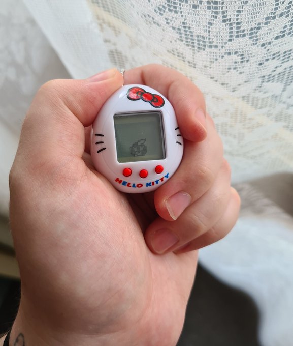 What should I name my tiny virtual child? https://t.co/G6Zd8WAD98