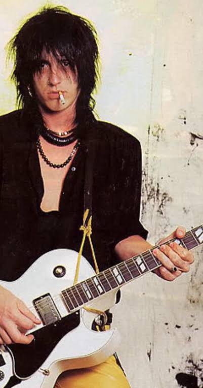 Happy 59th birthday to the former rhythm guitarist of Guns N\ Roses, Izzy Stradlin   