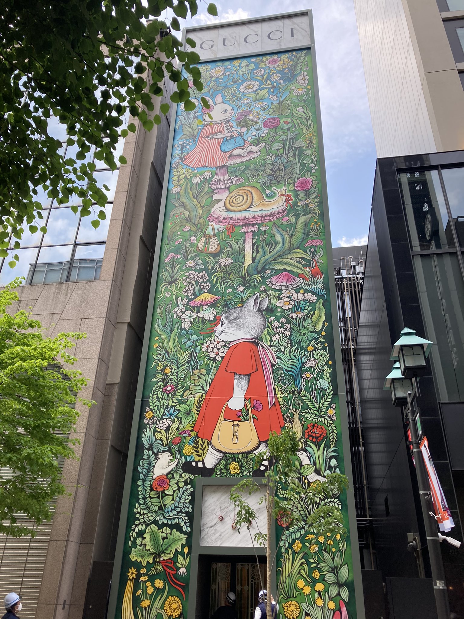 はむちゃん 銀座のgucci ヒグチユウコさんに作り 塗り 貼り 変えてる かわえええええーーー