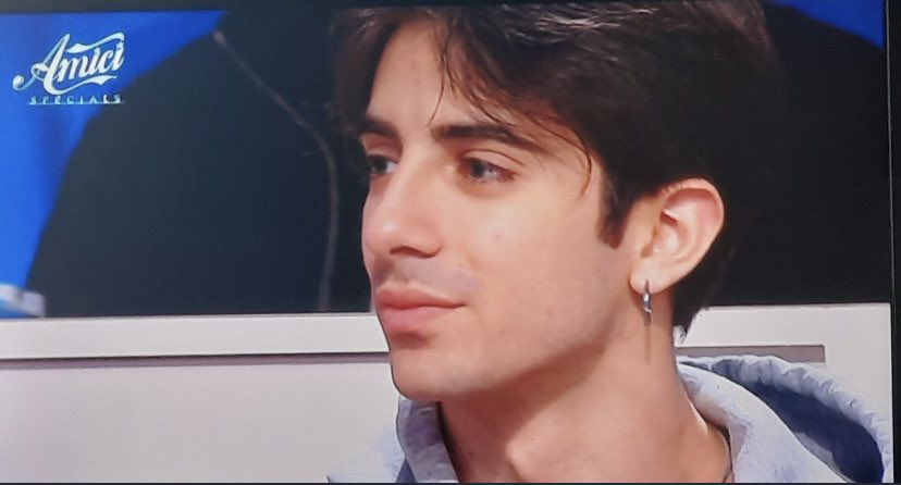 sonobionda__'s tweet photo. Buongiorno a tutti,ma al mio piccolo bambino oggi un po’ di più.(con le mie preghiere torno dopo)ma so che tu spaccherai e ti mangerai quel palco.⭐️
#Amici20 #amici2020 #alehorse #alessandro #forzaale #serale https://t.co/GOfIl0AacQ