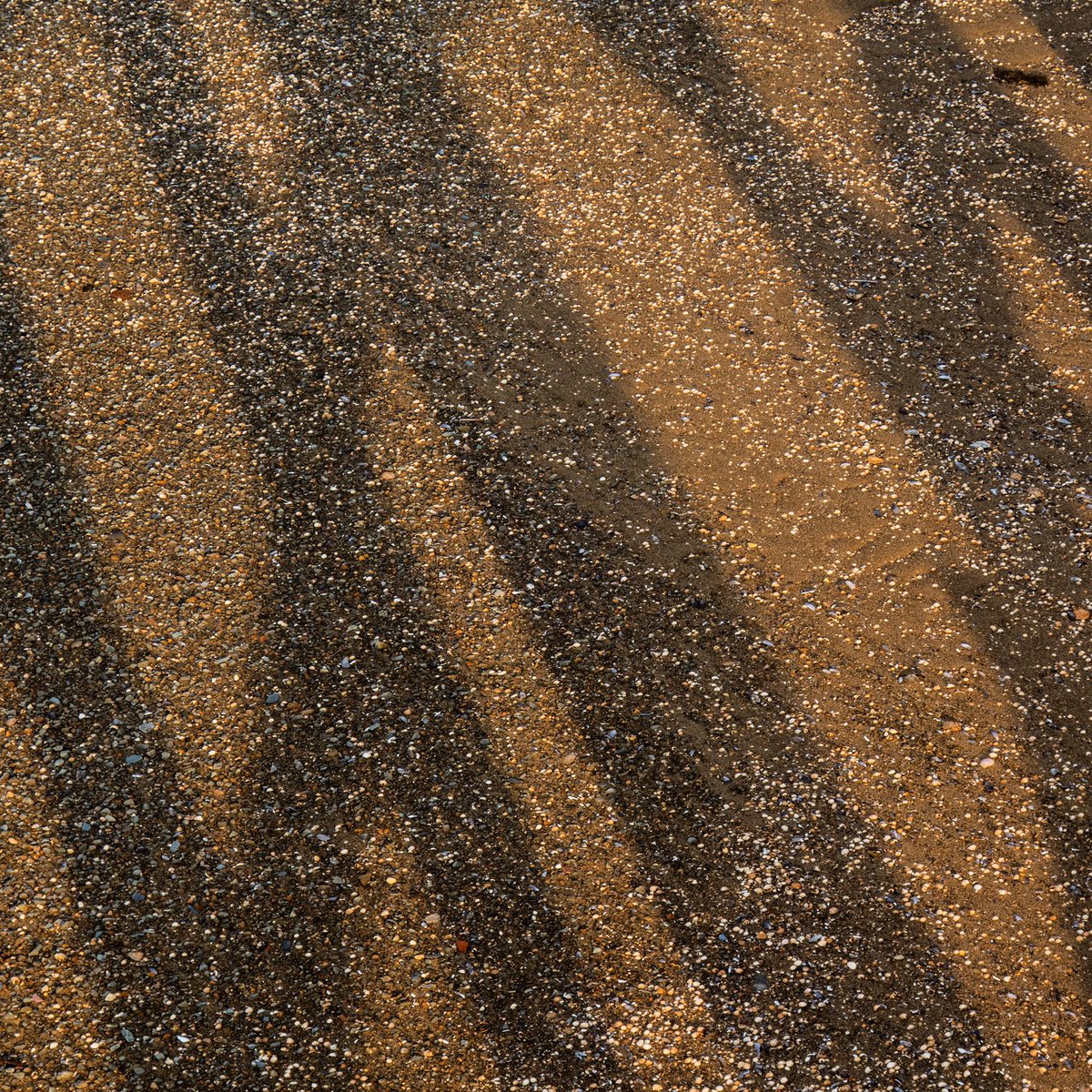 RadioAndrewE's tweet image. Summer: colours, reflections and shadows (31/7-12/8/20)

1) Bracklesham Bay, East Sussex
2) Headingley, Leeds
3) Bracklesham Bay
4) Barmouth Bridge, Gwynedd

#summer2020 #shadow #reflection #lightandshadow #brackleshambay #headingley #leeds #barmouth #barmouthbridge #clouds