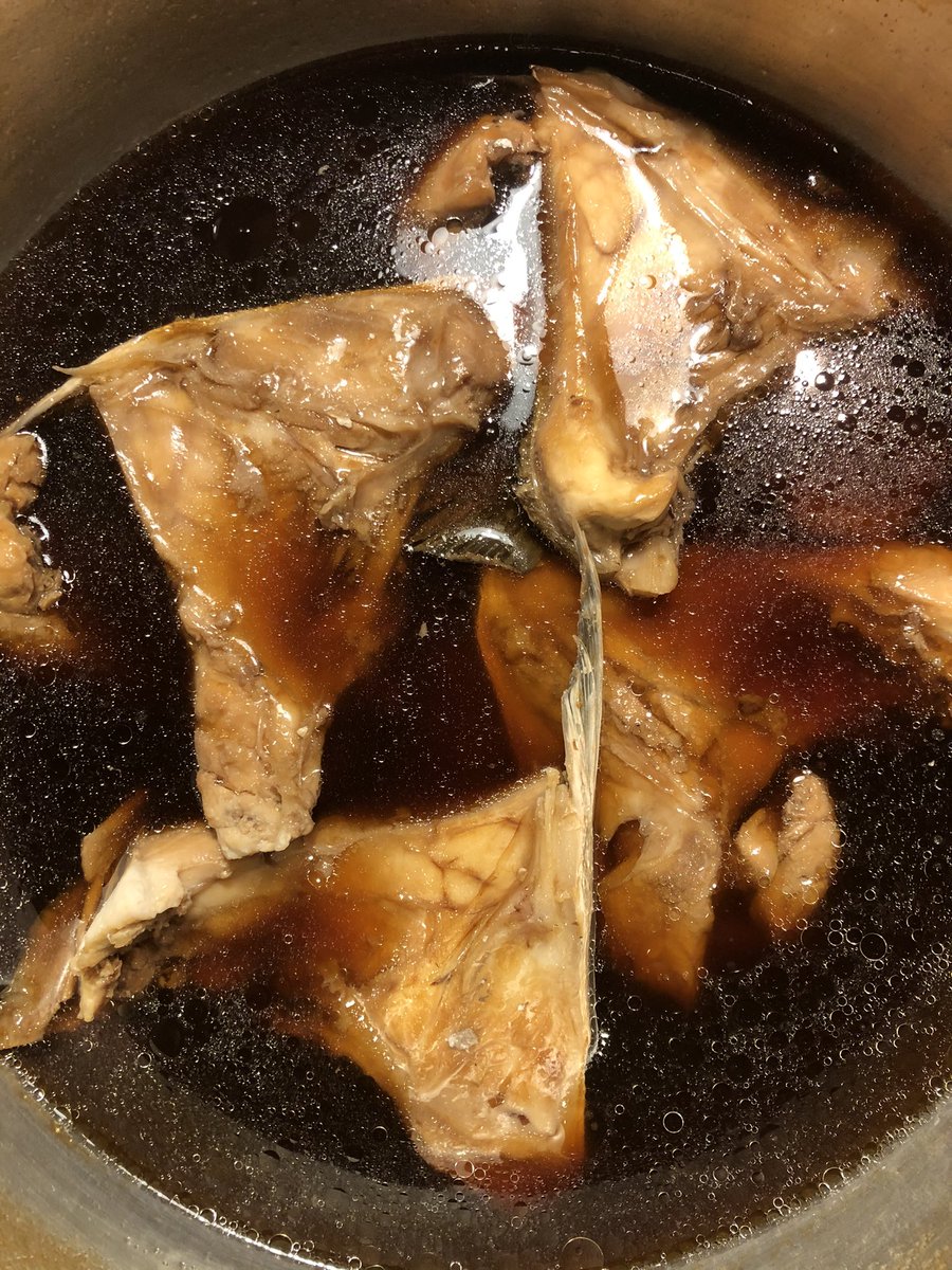 酒場 ななめ 荻窪駅南口酒場ななめです 昨日も皆様ありがとうございました 復活した 骨付き鳥のホロホロ蒸し やっぱり人気です 本日もお席空きありますのでぜひ 引き続き平日は16時から 土日は15時からやってます