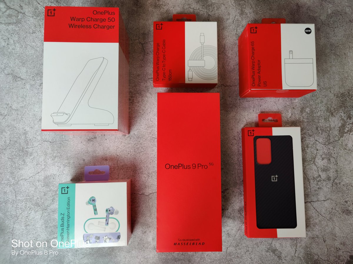 parar1919's tweet image. OnePlus 9 Pro、無事着弾😊
後で開封します!並べただけ。