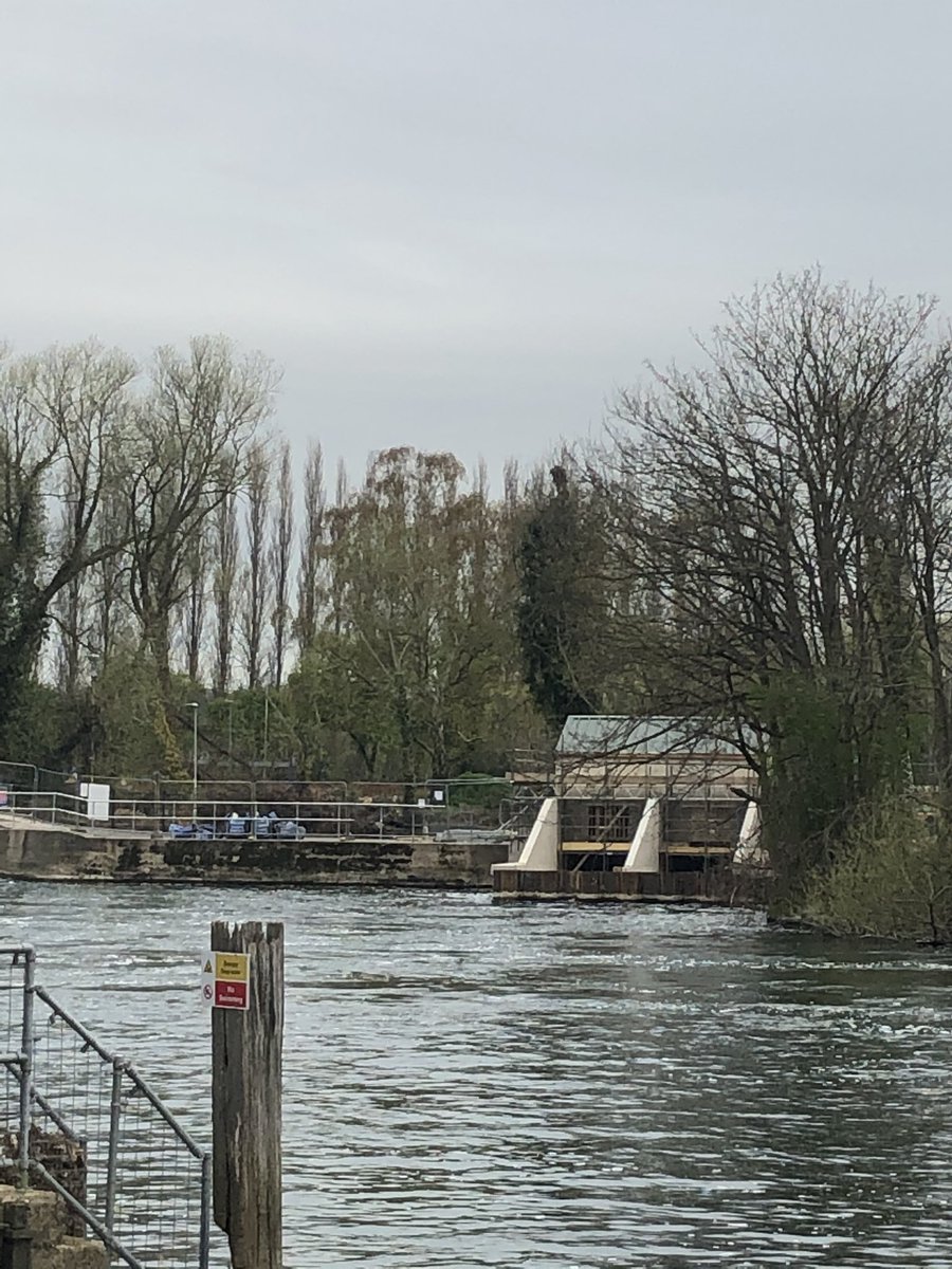 stouty26's tweet photo. Nice #morningwalk to @RdgHydro #riverthames @CanalRiverTrust @EnvAgency #cavershamweir #readingbridge #hydropower #Sustainability #fishpower #communityenergy for #thameslido https://t.co/L5nU6h5kC2