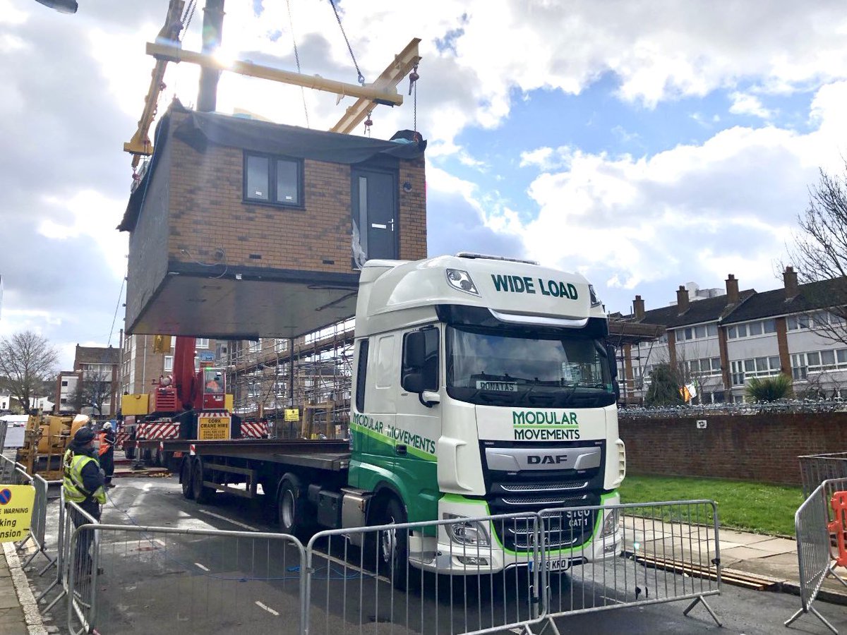 ModularMovement's tweet image. Delighted to be able to work on projects such as these Modular Housing delivered to Greenwich. Many months of work to deliver these 5m wide houses safely. 🦺
MMC mean less disruption to local residents with speeded up delivery whilst reducing carbon footprint.🌎
#abnormalloads