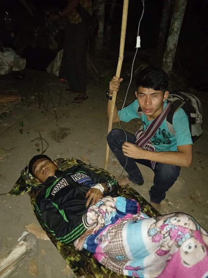 SuThinzarHtet7's tweet photo. Tw // violence
On April 4, the KIA 5th brigade has been attacked by Myanmar Military with grenades thrown from jets. Many villagers including very young kids has been injured.
Speak out for #kachin
#WhatsHappeningInMyanmar
#Apr8Coup https://t.co/3dyTj6vbnk