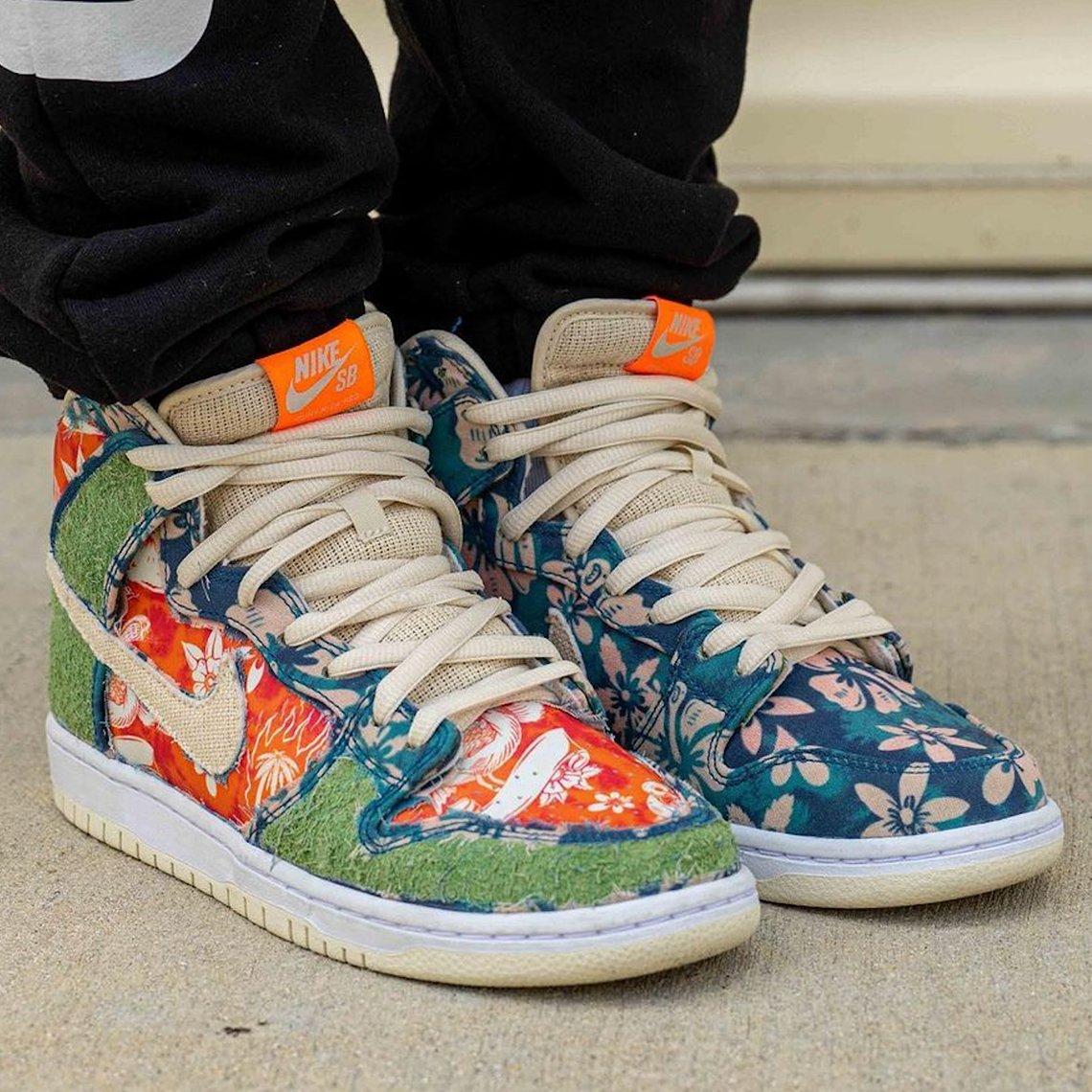 saleproxy's tweet image. Nike SB Dunk High "Hawaii"
Release Date: 2021
Color: Sail/Blue/GreenAqua

Mens: $120
Style Code: CZ2232-300
bit.ly/sneakersnew