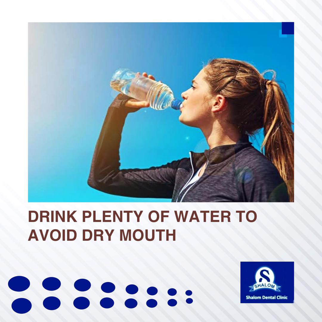 To avoid dry mouth and ensure optimum saliva production, drink plenty of water. It aids in maintaining the integrity of your teeth and gums.
#aproko_doctor
#theafricandentist
#dentistryIQ
#abujatwittercommumity 
#alphonsio 
#EQuest 
#anyanwupeace https://t.co/vhgITYruoK