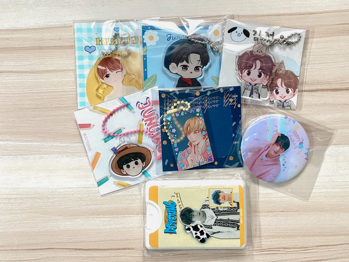 ♡♡♡♡♡ 
*⑅ ◡̈ เป็นปีเเรกที่ได้รับGive Away วันเกิดจองอูมากมายขนาดนี้ ขอบคุณทุกคนมากนะคะที่มาแลกกัน 🎁💐𓂃 ✨ 
#HAPPYJUNGWOODAY #JUNGWOO #정우