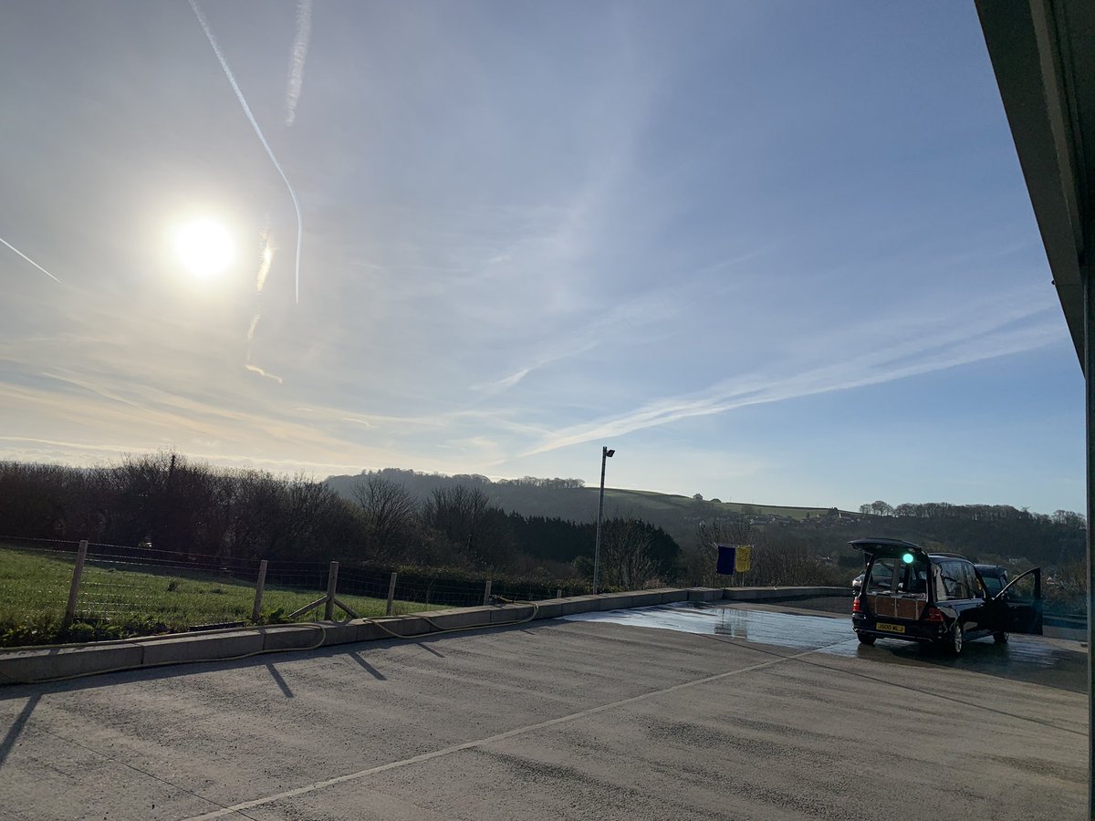 Bore braf!   Lovely morning for an early wash at MLJ HQ! 🏴󠁧󠁢󠁷󠁬󠁳󠁿🏴󠁧󠁢󠁷󠁬󠁳󠁿🌼