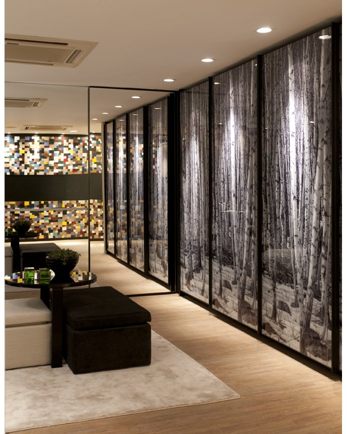 Interfloor (@interfloor) on Twitter photo Projetado pela arquiteta <a href="/consuelojorge/">Consuelo Jorge</a>, esse espaço apesar das fotos marcante na parede, o uso do piso <a href="/interfloor/">Interfloor</a> em madeira e o uso de tons neutros e pretos, foram a base principal no mood board desse projeto. O resultado foi espetacular!
Foto Raul Fonseca Projetado pela arquiteta <a href="/consuelojorge/">Consuelo Jorge</a>, esse espaço apesar das fotos marcante na parede, o uso do piso <a href="/interfloor/">Interfloor</a> em madeira e o uso de tons neutros e pretos, foram a base principal no mood board desse projeto. O resultado foi espetacular!
Foto Raul Fonseca