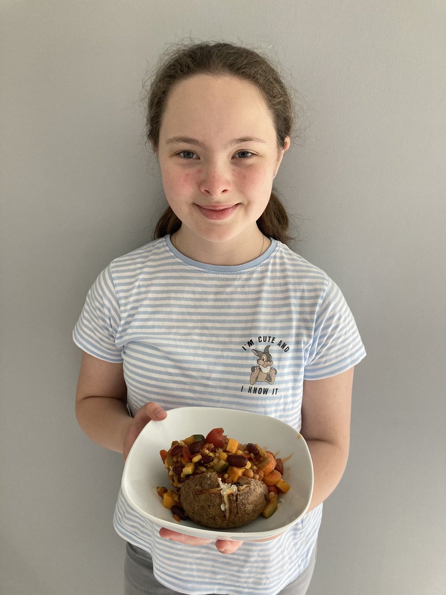 Emma Hannaway (@emsy0808) on Twitter photo Day 4 of #CookLikeABoss and rachael has made us baked potato with vegetarian chilli for lunch - yum <a href="/QUBIGFS/">IGFS</a>, <a href="/UlsterBizSchool/">Ulster University Business School</a>, <a href="/StAngelasSligo/">ATU St Angelas</a>, <a href="/chef_jeffers/">Stephen Jeffers</a>, <a href="/TUDublin_BN/">TU Dublin Blanchardstown</a> <a href="/DCU/">Dublin City University</a>. Day 4 of #CookLikeABoss and rachael has made us baked potato with vegetarian chilli for lunch - yum <a href="/QUBIGFS/">IGFS</a>, <a href="/UlsterBizSchool/">Ulster University Business School</a>, <a href="/StAngelasSligo/">ATU St Angelas</a>, <a href="/chef_jeffers/">Stephen Jeffers</a>, <a href="/TUDublin_BN/">TU Dublin Blanchardstown</a> <a href="/DCU/">Dublin City University</a>.
