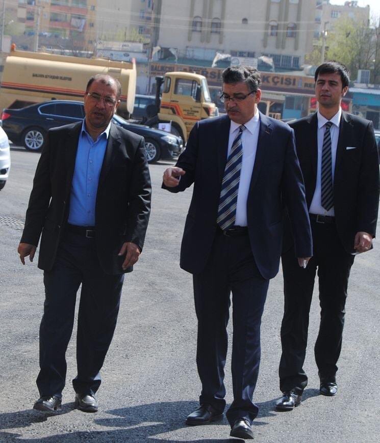 Sosyal medya hatırlatması, tarih :06.04.2016 Ş.B.Ş.B’mızın ilk başakanı, başkanımız, değerli devlet adamı <a href="/celalettingvnc/">Celalettin Güvenç</a> başkanımla sahada yol çalışmasını denetlerken.
Rabbim Celalettin başkanıma ve tüm dostlara hayırlı ömürler ,sağlık ve afiyetler versin inşallah .