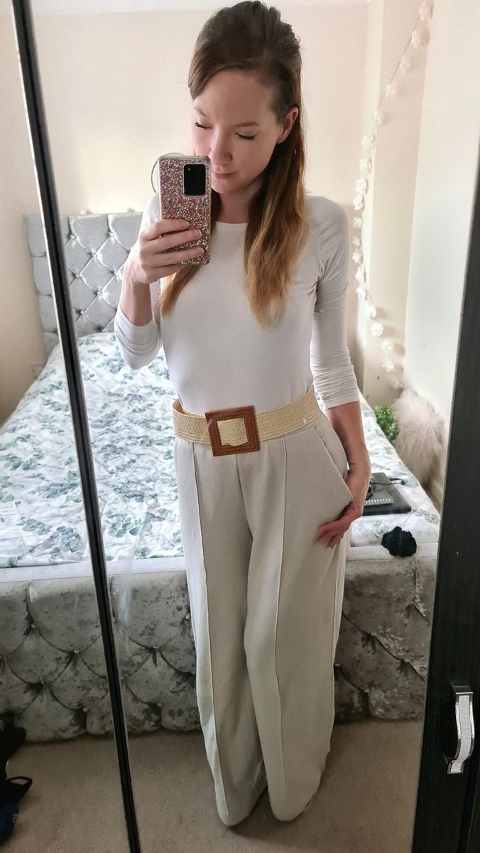 EmmaMarieW91's tweet photo. Spring fashion 🌻
High waisted wide leg trousers from @ZARA that look smart but feel as if you're wearing joggers!
#Workwear #NeutralFashion #SpringFashion #Highwaisted #WideLegTrousers #ComfortIsKey https://t.co/ct1111AnDM