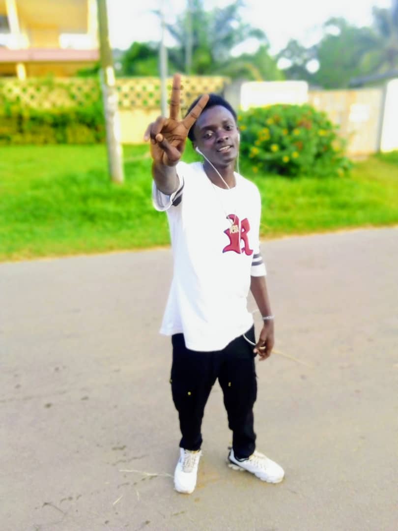 homamoly's tweet image. Celui qui vise Loin obtient  .. 
 Chuis khaZam  artistes chanteur rappeur