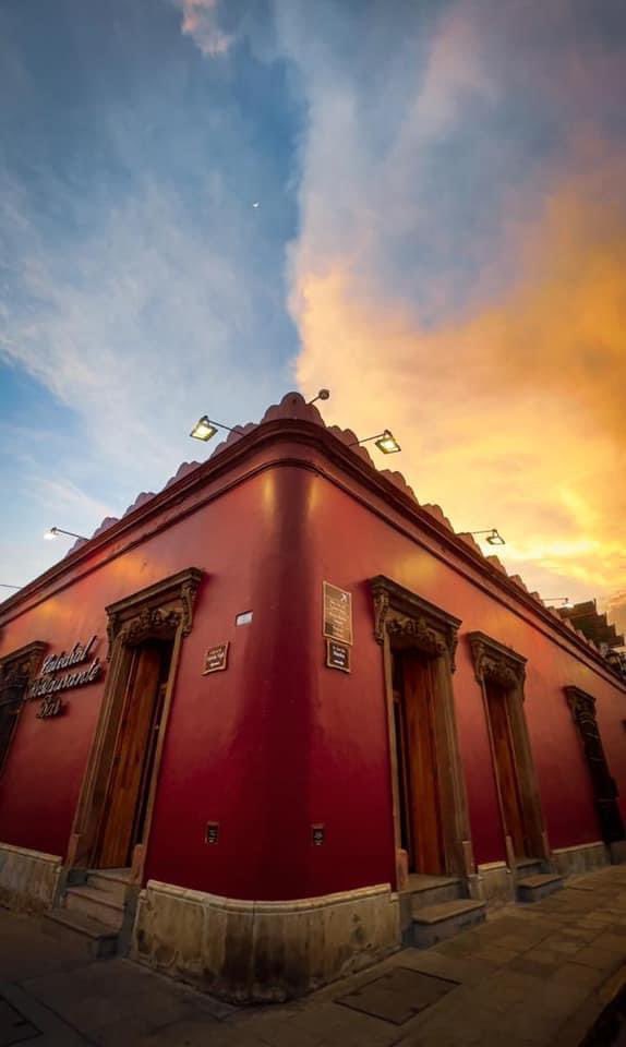 aaguilaroax's tweet photo. Estos son los mejores restaurantes de Oaxaca de 2021.

👉🏼 https://t.co/vBPUckOsD6 https://t.co/Jn5qisEPvX