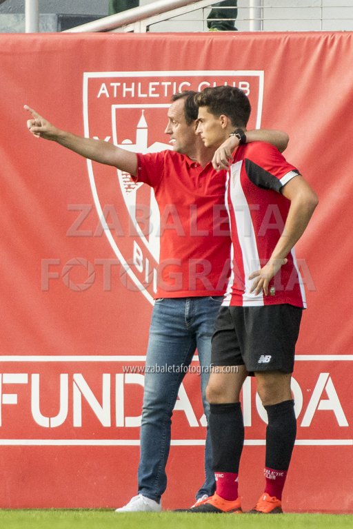 canteradelezama's tweet photo. El entrenador del Bilbao Athletic @17Etxeberria cumplió ayer 5️⃣0️⃣ partidos con los cachorros:
✅ 26 victorias 
🛡 14 empates 
❌ 10 derrotas
Zorionak mister y a todo el cuerpo técnico! A seguir ilusionandonos con la mejoría del equipo y la evolución de los futbolistas jóvenes🤜🏽🤛🏽 https://t.co/tO9G81qe3S