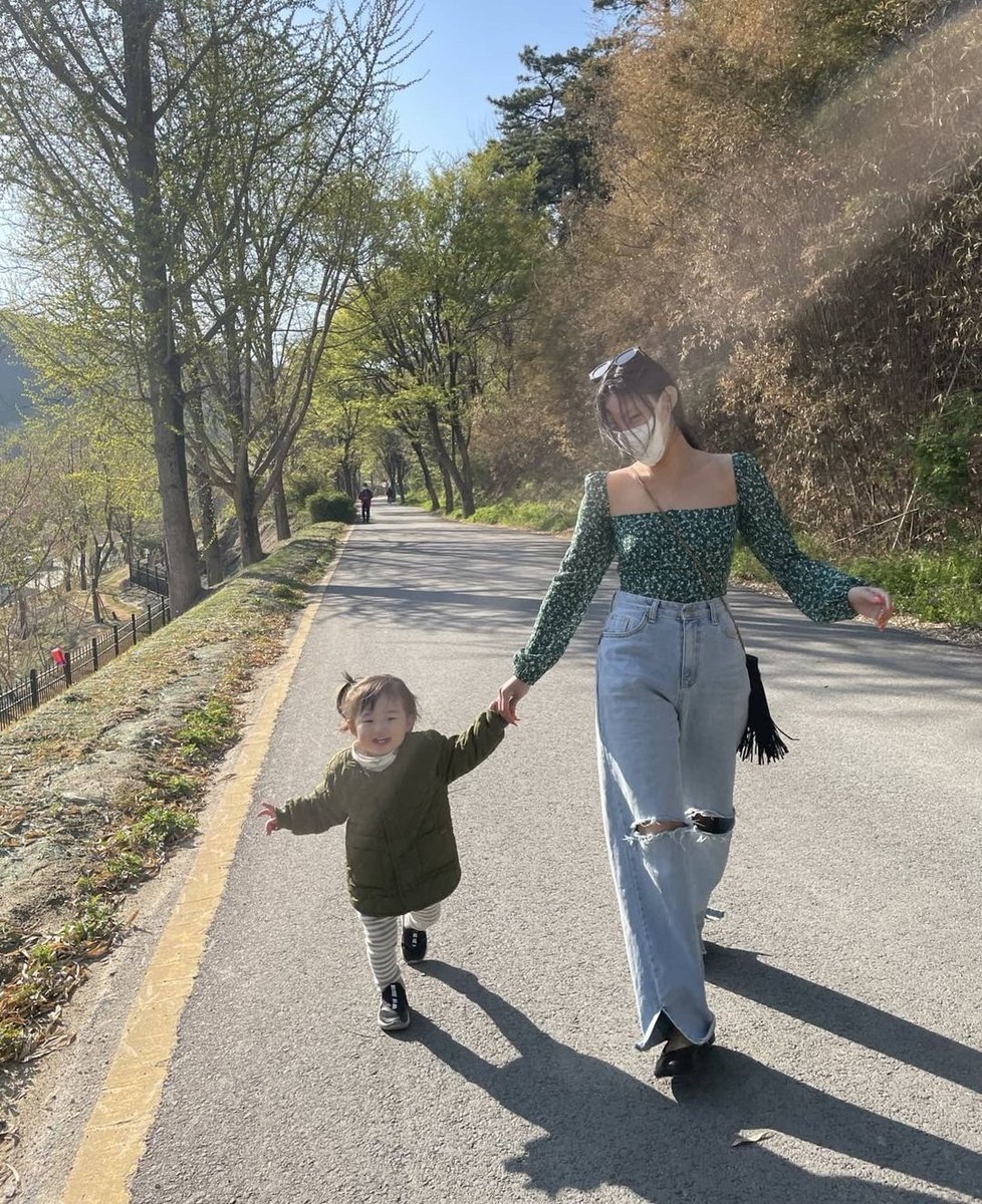 saranghanu's tweet photo. Actually never gonna shut up about these pictures, this is the cutest fucking thing I have ever seen in my life https://t.co/9P15fY19wB