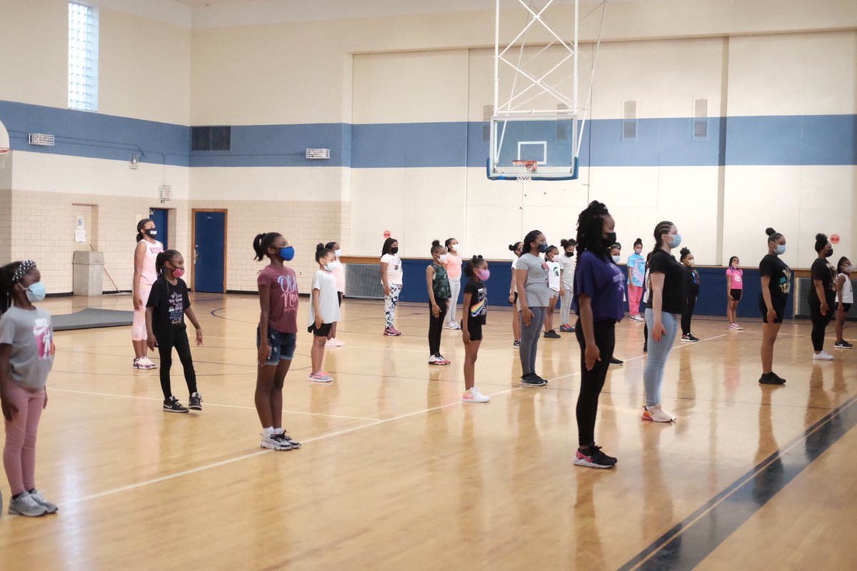 DetroitPAL's tweet photo. Yesterday was the first PAL cheer clinic held at Boysville Gym! Cheerleaders were introduced to handstands, tumbles, arm motions, jumps, and concluded with a fun team bonding exercise!
#detroitpalcheer https://t.co/LzITgZBCrw