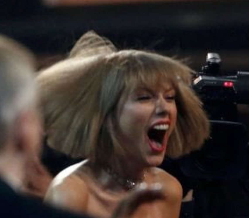 c0wboylikebee's tweet image. YOU TAKE MY HAND AND DRAG ME HEAD FIRST FEARLESS #FearlessTaylorsVersion #TaylorSwiftOnGMA