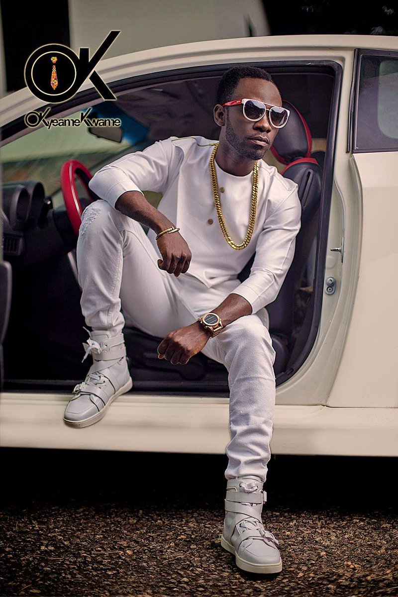 Okyeamekwame's tweet photo. When dripping was called Swag . Before that it was called spotes.
.
#tbt #itsOK #OkyeameKwame #MadeinGhana #Yeeko #BornToRap https://t.co/6lbqLrNn2U