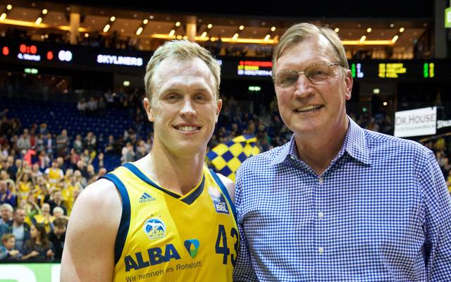 Luke, son of NBA Legend Jack Sikma, attended Bellevue HS, where he made the 2007 Star Times All-Area Team, consisting of the top five players from the Seattle area as selected by the Seattle Times and also participated in the Washington-Oregon All Star Game.