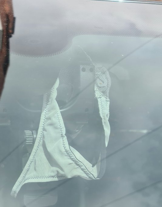 My thong hung in a fans car. 🥰 https://t.co/jpwYup1NRN<a href="/tag/phmodelcontest"class="tags"><span>#phmodelcontest</span></a>