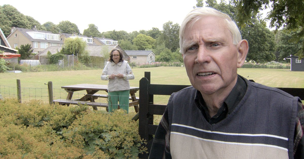 #Kijktip - Het tweeluik #UitElkaar van Frans Bromet wordt weer uitgezonden, over echtparen die noodgedwongen uit elkaar moeten door #dementie. 

📺 Deel 1: vanavond om 23:25 uur op NPO 2.
Deel 2: donderdag 15 april om 23:25 uur op NPO 2.