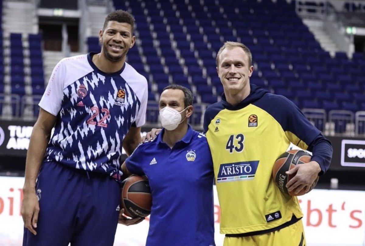 With his commitment to  @albaberlin, Luke would work again alongside Frade (and  @Himar_Ojeda as GM) and would even have the opportunity to play against former teammate  @waltertavares22 , now in  @RMBaloncesto