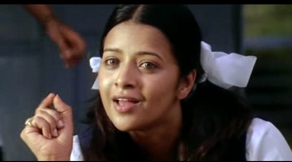 Here's a thread of normalized things in tamizh cinema which in no way is normal at all! Female leads/Villainesses who are given those roles only to make them psychotic so that hero can have a chance to slap/abuse them, in other words to showcase HEROISM  https://twitter.com/apisha2000/status/1380008570633261060