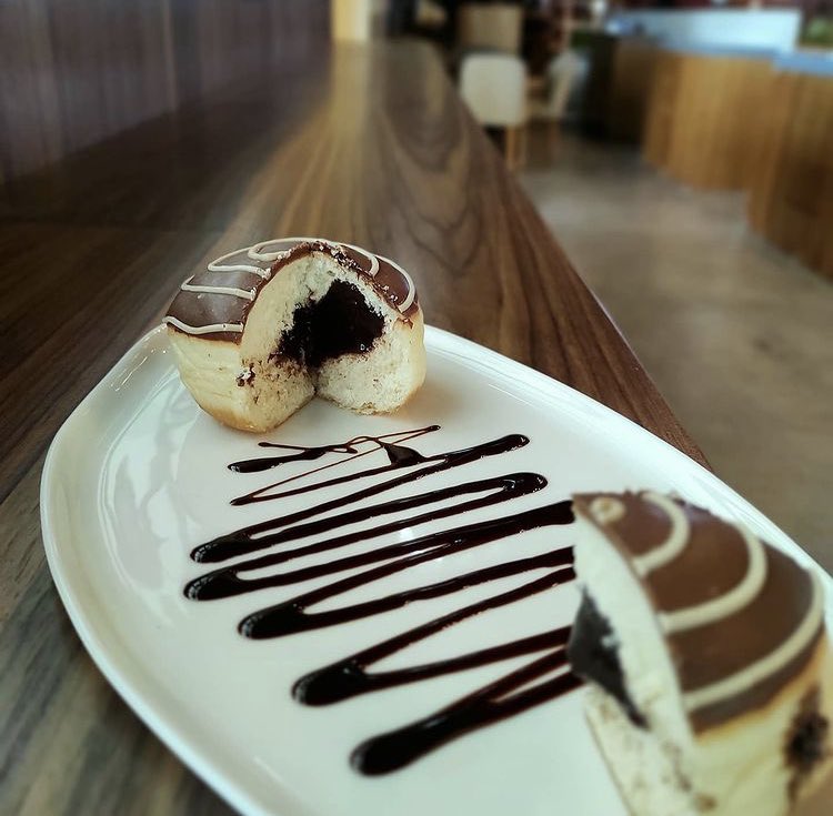 İçinden Lezzet fışkıran Tat Berliner Çeşitleri
Menümüzde.
#berliner #almanpastası #pendik #pendiksahil #onxcafe #gelal #paketservis #tatlıçeşitleri