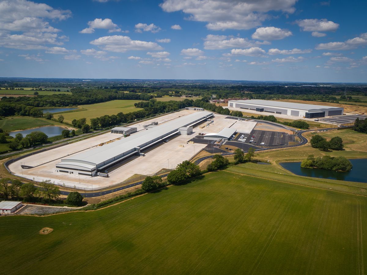 toppesfielduk's tweet photo. We are pleased to have completed works for client Winvic Construction Ltd on the delivery of Hinckley Hub 5.
Great work from all involved.
Please read our full case study https://t.co/msRpB3F9Fq
#OneToppTeam https://t.co/2zZY7KtOc2