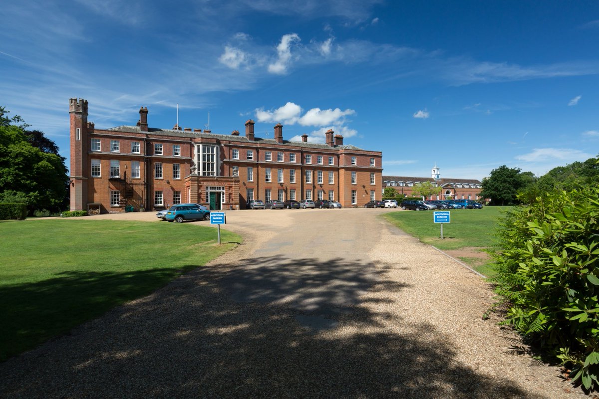 Applications for Cumberland Lodge Scholarships close tomorrow, offering a unique opportunity to doctoral students to play an active role in our interdisciplinary conferences and other programmes.

Find out more and how to apply: cumberlandlodge.ac.uk/what-we-do/cum…

#phdchat <a href="/AcademicChatter/">Academic Chatter™</a>