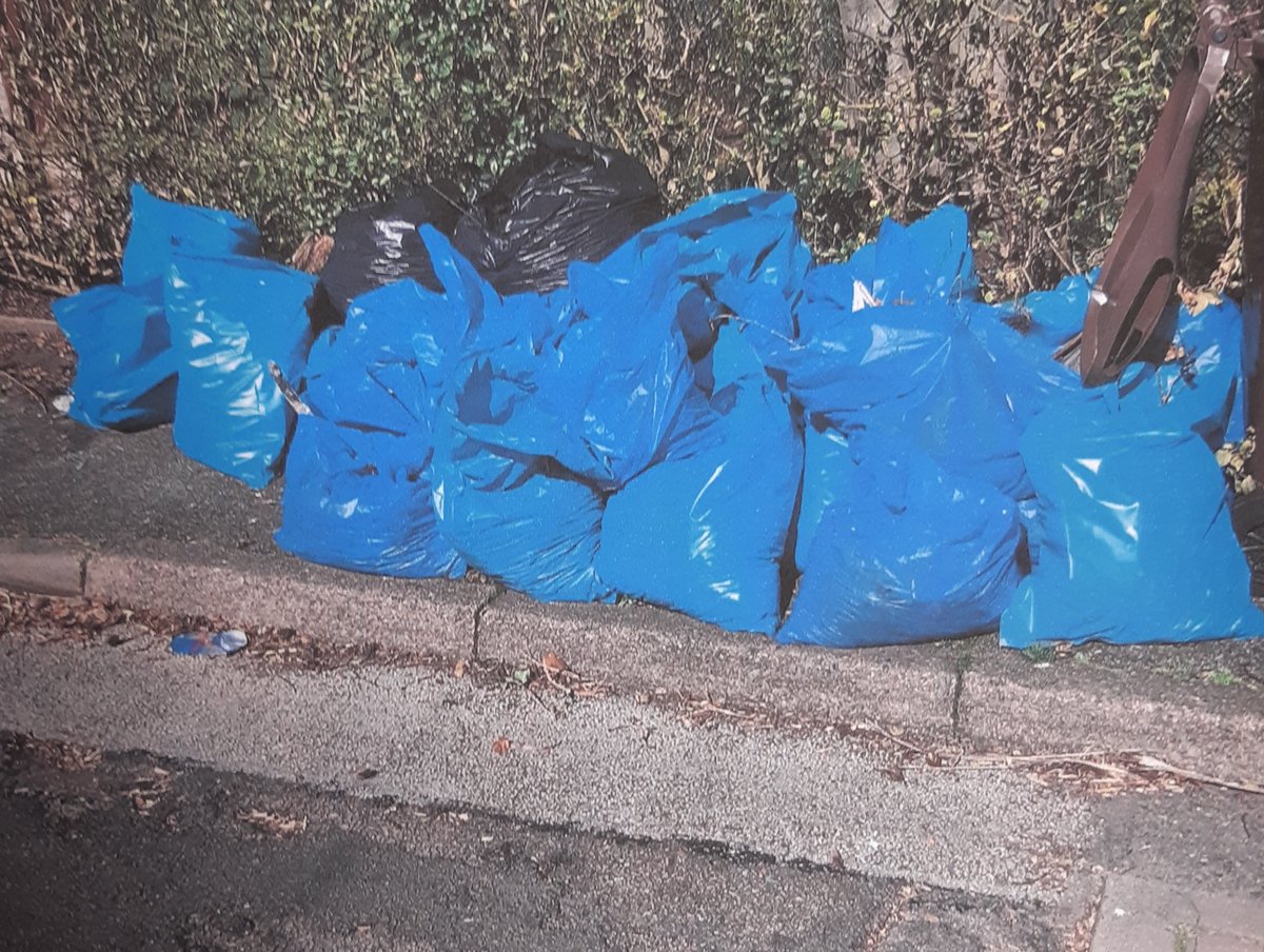 CP_North_Hub's tweet photo. Flytip investigated on Woodley Square, Bulwell. Offender has been identified and served with an FPN for flytipping offences #KeepNottinghamClean https://t.co/iS500dC40w