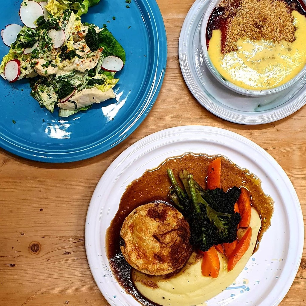 CSonsShrewsbury's tweet photo. Last couple of pies left if you wanna eat pie this weekend. 😋
To see this week's full #CSonsAtHome menu head over to https://t.co/sGpQphD34t... https://t.co/EthAefnase https://t.co/VFHLqEE2ml