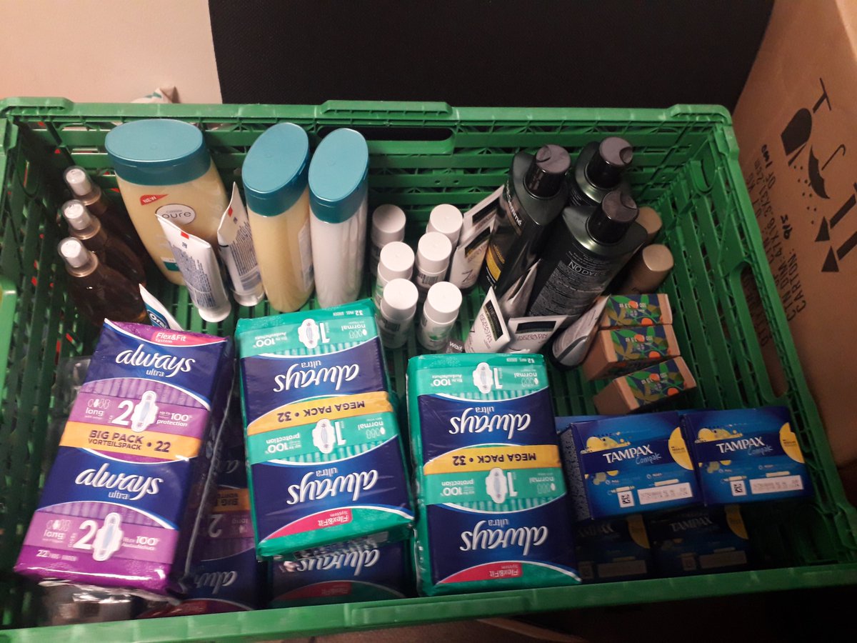 Thanks to @IKDCommunity we've been making packs of emergency toiletries for mums we support who are in urgent need. Quality toiletries like these make people feel like themselves again and can keep them going through difficult times - we can't wait to deliver them!