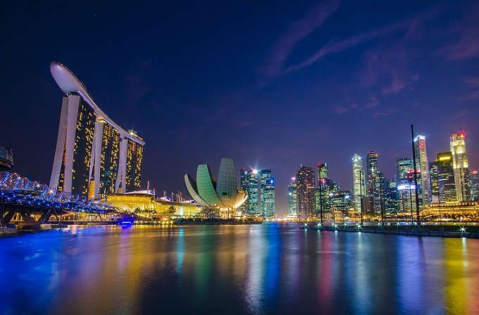 UniElectrica's tweet photo. El VPPA firmado entre #Sunseap y #Facebook proporcionará a Facebook créditos de energía renovable y energía para abastecer las operaciones de la compañía en Singapur, incluido el primer centro de datos personalizado de Facebook en Asia. 👍🤝@Per_Energia
https://t.co/aysogCL75G https://t.co/9SGZodd52k