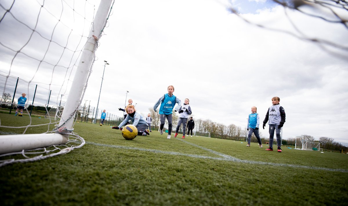 AVWFCOfficial's tweet photo. Our ๐ฅ๐ฒ๐ด๐ถ๐ผ๐ป๐ฎ๐น ๐ง๐ฎ๐น๐ฒ๐ป๐ ๐๐น๐๐ฏ have been put through their paces during this week's Easter training camp! โ๏ธ
A special thank you to our guest, @mattycash622, who came along to support! ๐ https://t.co/Wkv55KPcPL