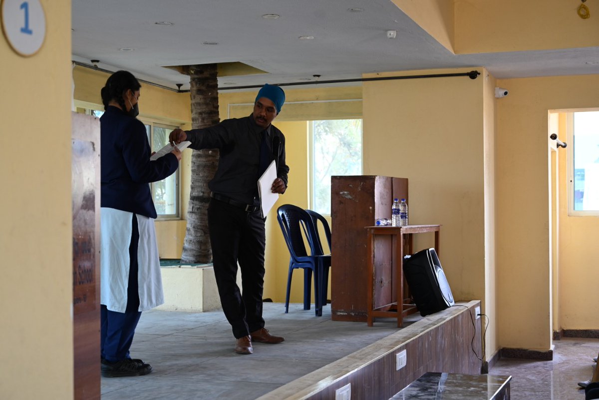 vrmagic72's tweet photo. Had a great motivation show .. 

#magic #motivation #vidyajothyschool #tamil  #kannada #MotivationalSpeaker https://t.co/cjn1cajozC