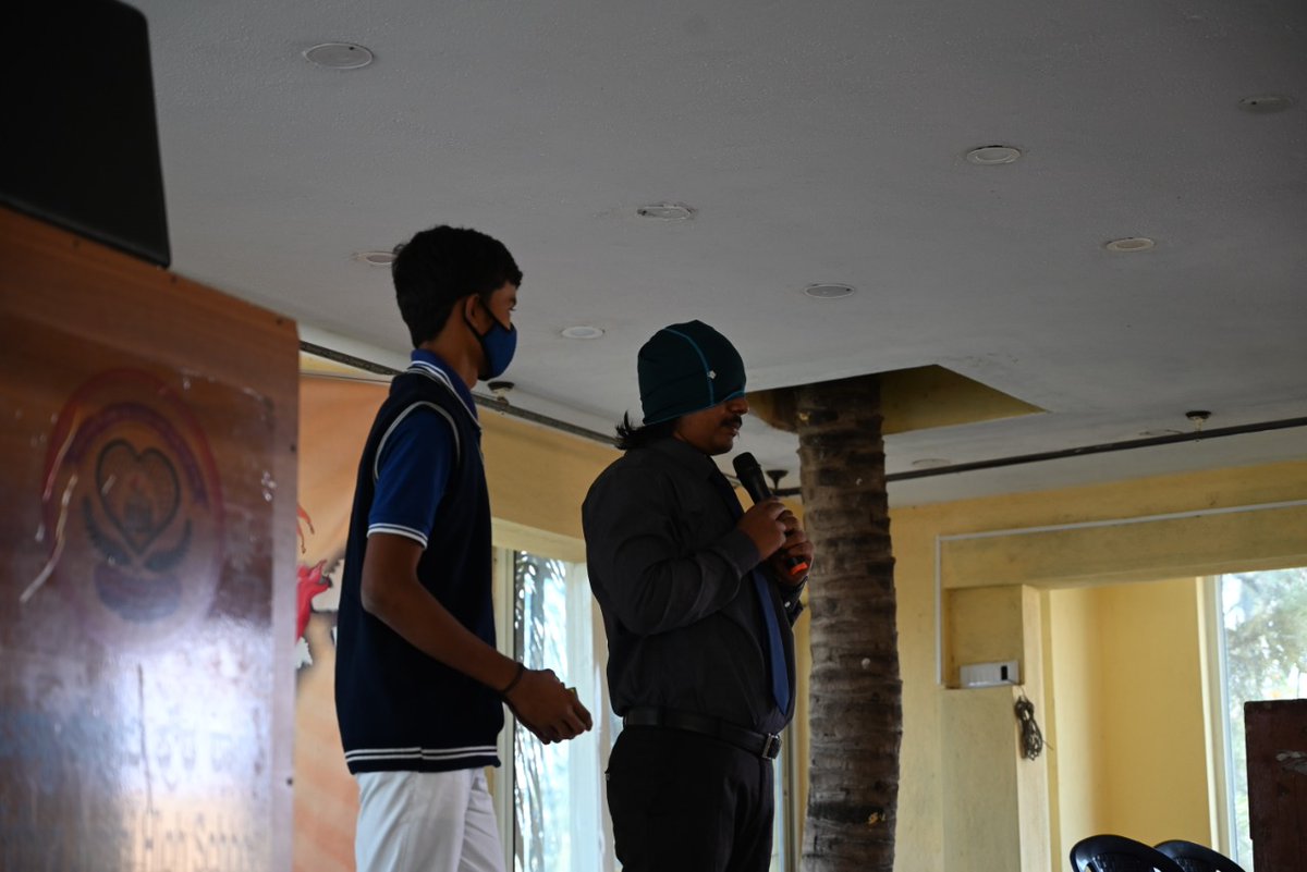 vrmagic72's tweet photo. Had a great motivation show .. 

#magic #motivation #vidyajothyschool #tamil  #kannada #MotivationalSpeaker https://t.co/cjn1cajozC