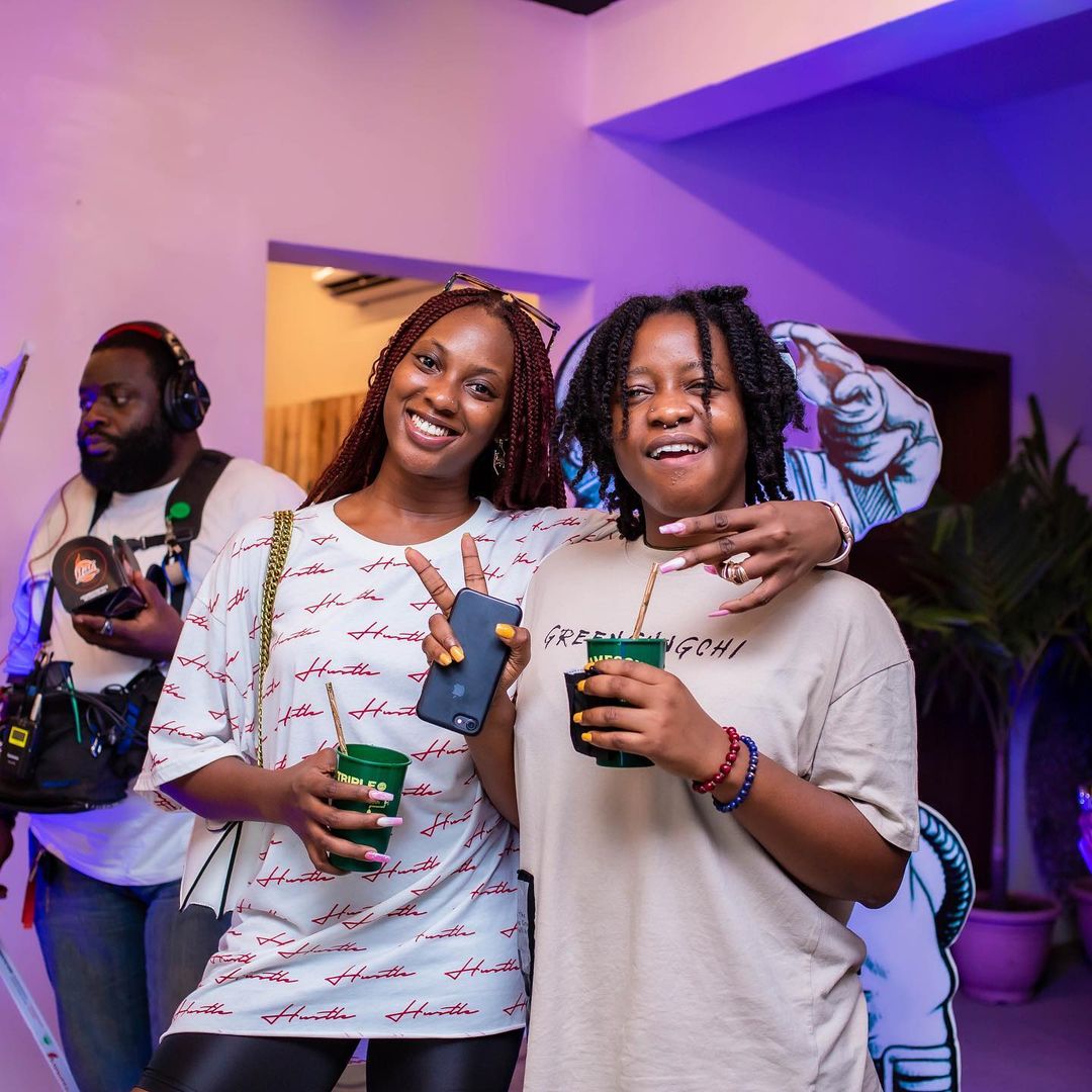 AbujaKulture's tweet photo. Abuja, something cute and colourful tonight ⚡⚡.
#ConfluenceProjectOutNow
Cc: @captlblockparty @MNLNDBlockParty @bizzleosikoya @AlhajiPopping https://t.co/uOZGbGmdgD