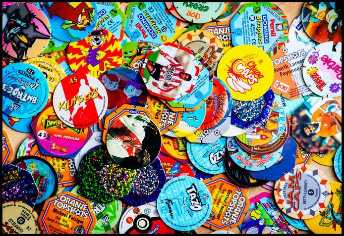 Tammie1808's tweet photo. 8 april 1995 het is vandaag 26 jaar geleden dat er #flippos in de chips zat! IK WIL WEER FLIPPO’S!! 😂😭 https://t.co/SxA2nioGfH