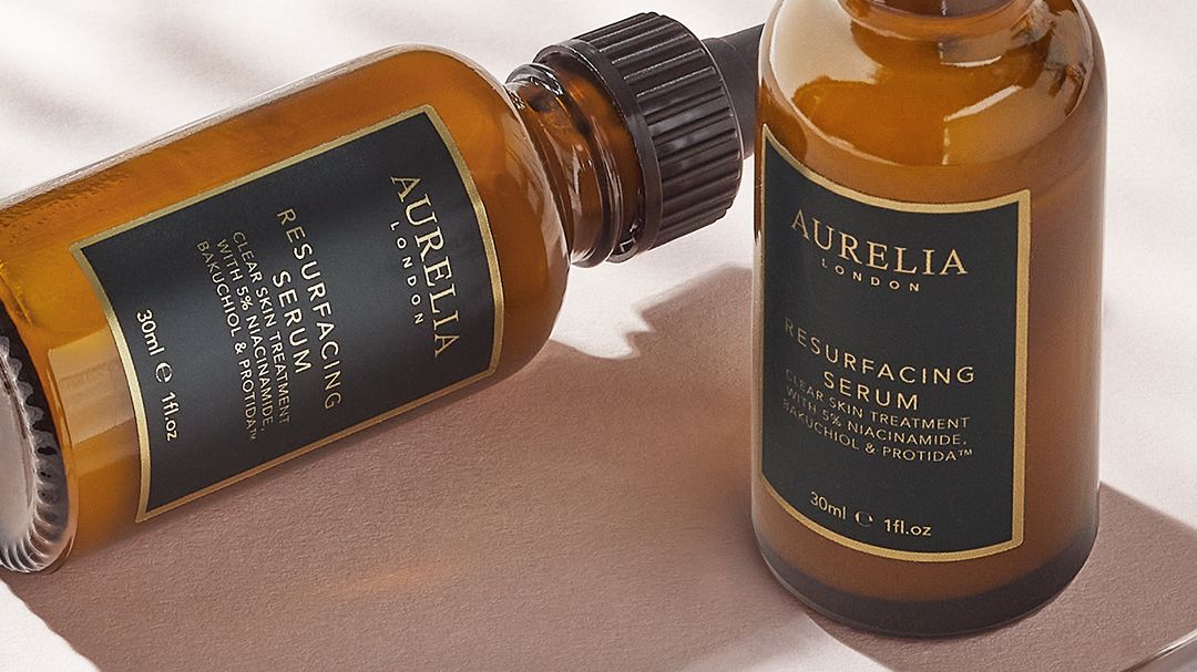 🎇 We're so excited to introduce you to our NEW Resurfacing Serum! 🎇 Suitable for ANY age & ANY skin type, this is perfect if you're looking for a positive-aging or breakout soothing treatment to your morning (or night) routine. Shop now: bit.ly/3a8ONs3