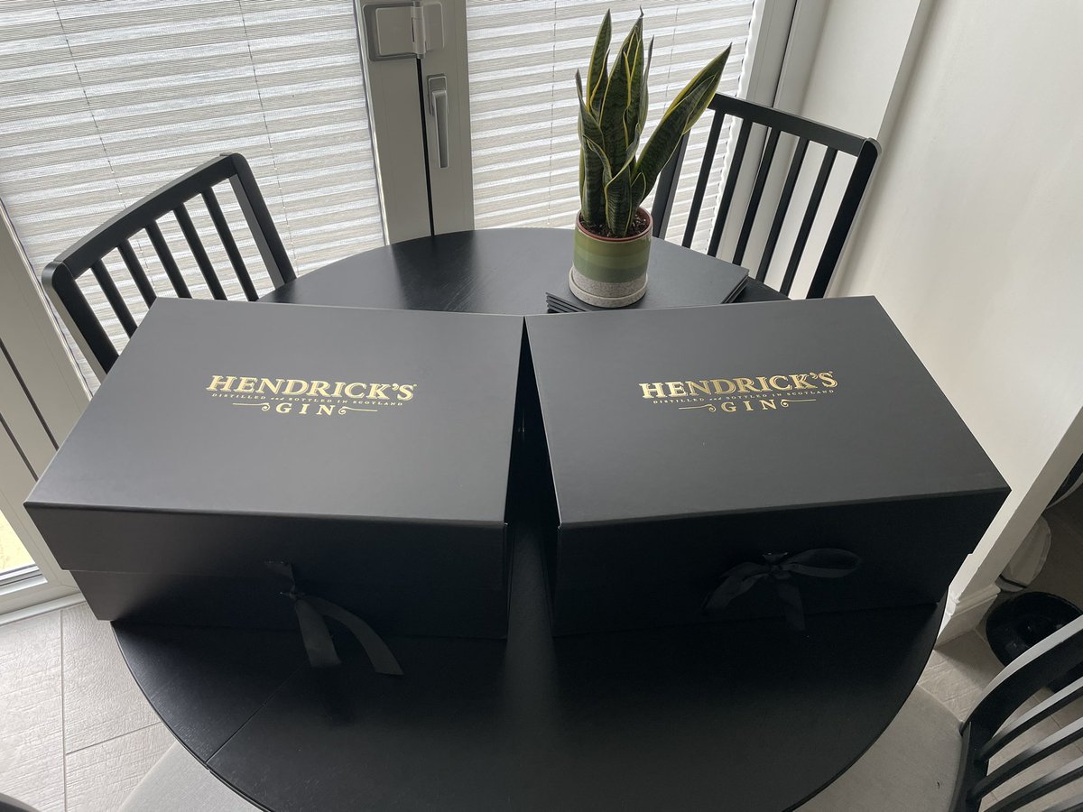 dpdy2k's tweet photo. Anyone else got tickets to the @HendricksGin #HendricksAir event for tomorrow? @MarkyPeee and I sure do :D https://t.co/fBhQIx8Nnp