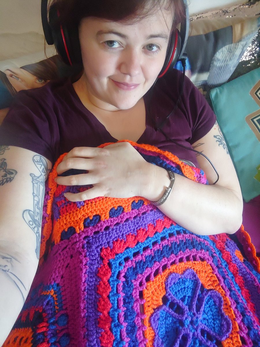 Bradalads's tweet photo. My absolutely gorgeous blanket made by @Wulfhildr 🧡💜
Given that my house seems to hate retaining any hear atm it has come as a perfect time. It's super snuggly and cosy, I love it so much
#ineedwarmth https://t.co/pIx5T2RnAJ