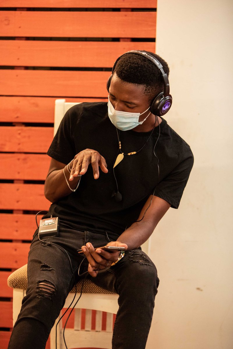 OxygenJl's tweet image. Only good music can make you feel this way.
@OxygenJl #IWasHereAlbum listening session was amazing. 

📸 @shaaq_d 
🏘 @LegendsBackpack 

#JLMovement #TiniTwitter