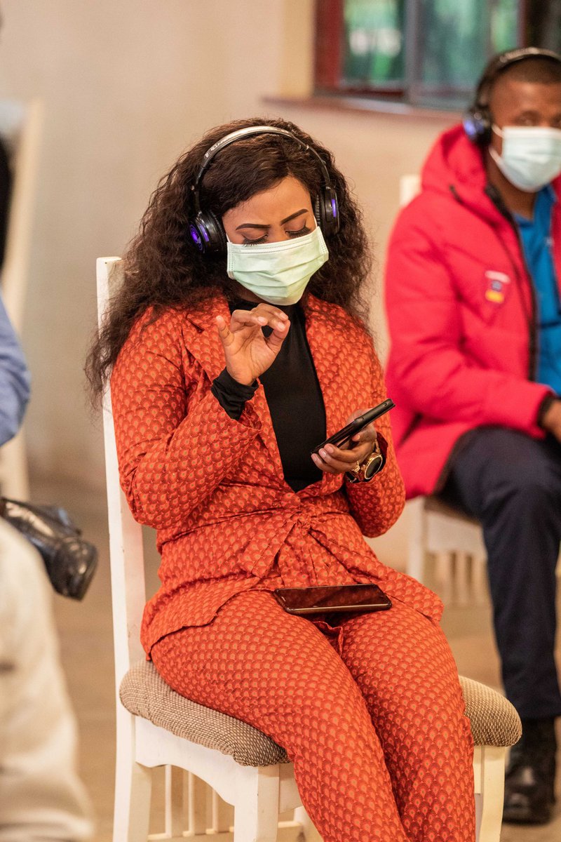 OxygenJl's tweet image. Only good music can make you feel this way.
@OxygenJl #IWasHereAlbum listening session was amazing. 

📸 @shaaq_d 
🏘 @LegendsBackpack 

#JLMovement #TiniTwitter